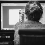 Skal du købe en ny kontorstol til hjemmekontoret eller kan du nøjes med din spisestuestol? 6 ting du skal overveje